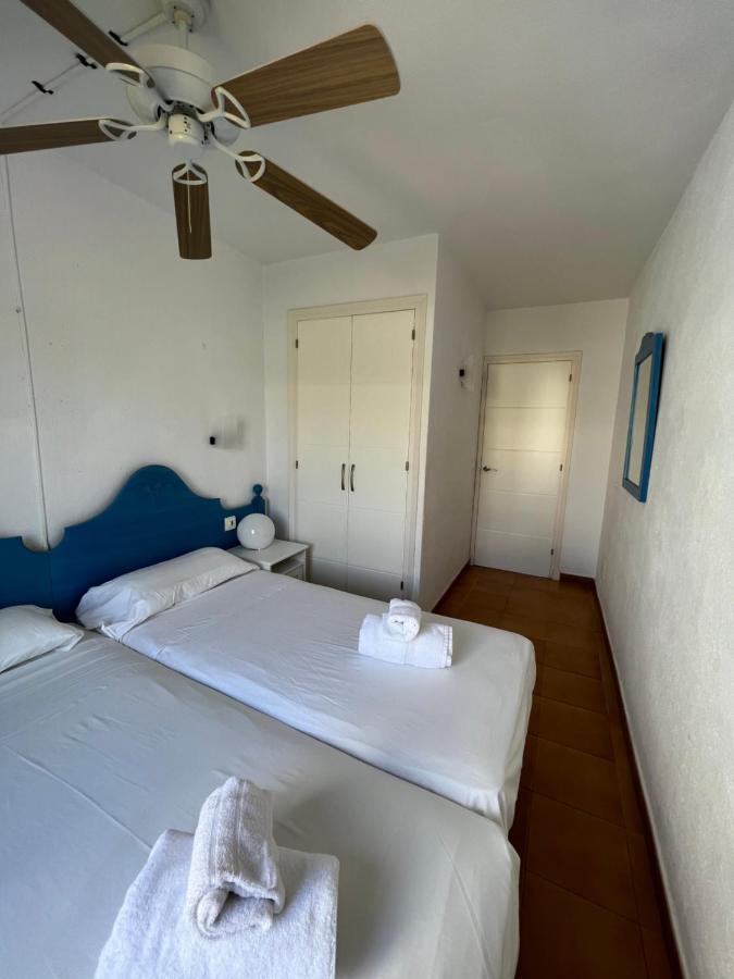 Lovely Hideaway With Pool And White Sand Beach Arenal d'en Castell Exteriör bild