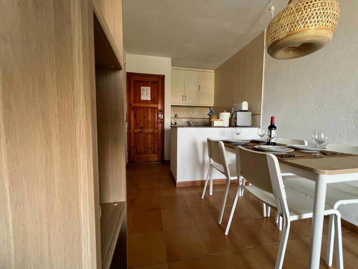 Lovely Hideaway With Pool And White Sand Beach Arenal d'en Castell Exteriör bild